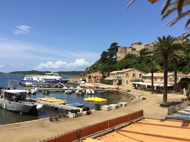 Apnoia_apneeaufeminin_Sortie_en_mer_Grotte_Port-Cros